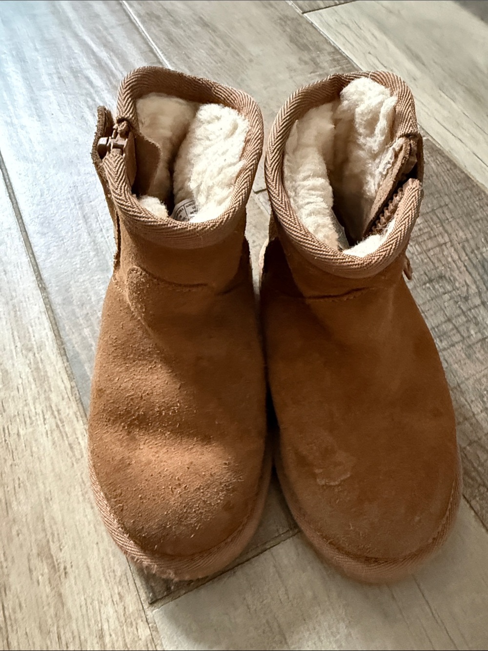 UGG Kids Chestnut Suede Shearling-Lined Slip-On Boots